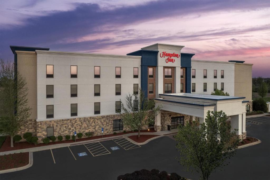 a rendering of a rendering of the drury inn suites at Hampton Inn Yorkville in Yorkville