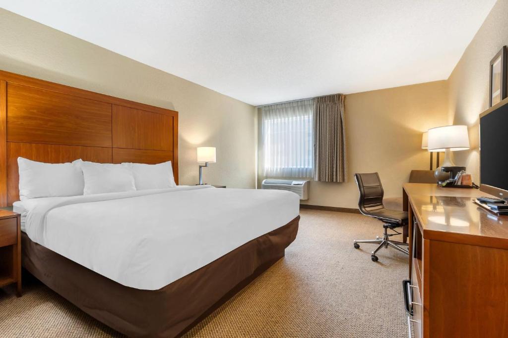 Comfort Inn & Suites Charleston Airport Convention Center photo