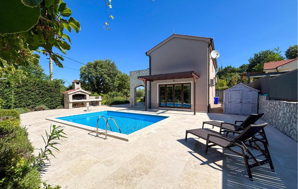 Awesome Home In Malinska