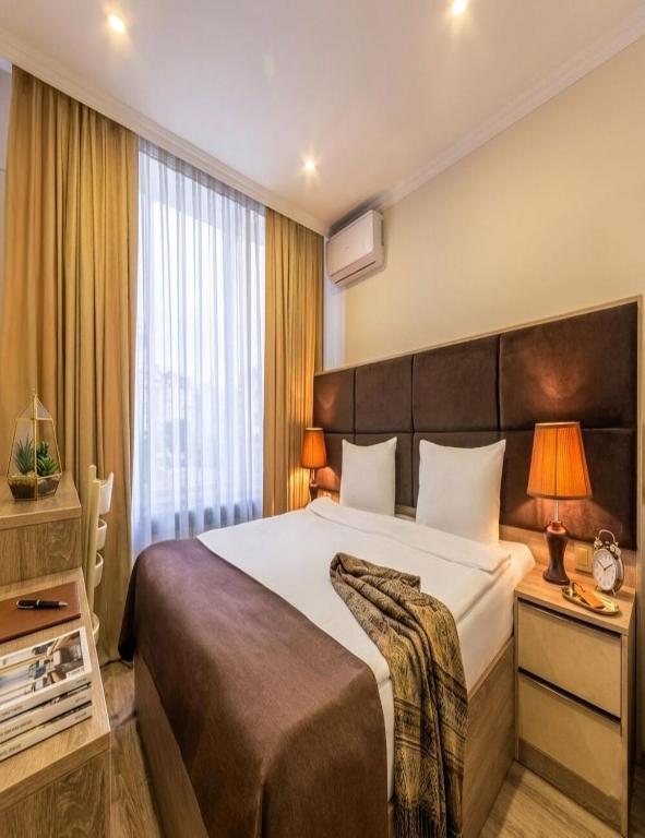 City Hotel در باکو