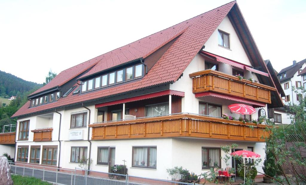 Gästehaus Central - Apartment Mit 1 Schlafzimmer Und Balkon