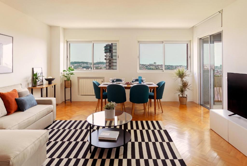 Central Porto Apartment with Panoramic Views - Trindade