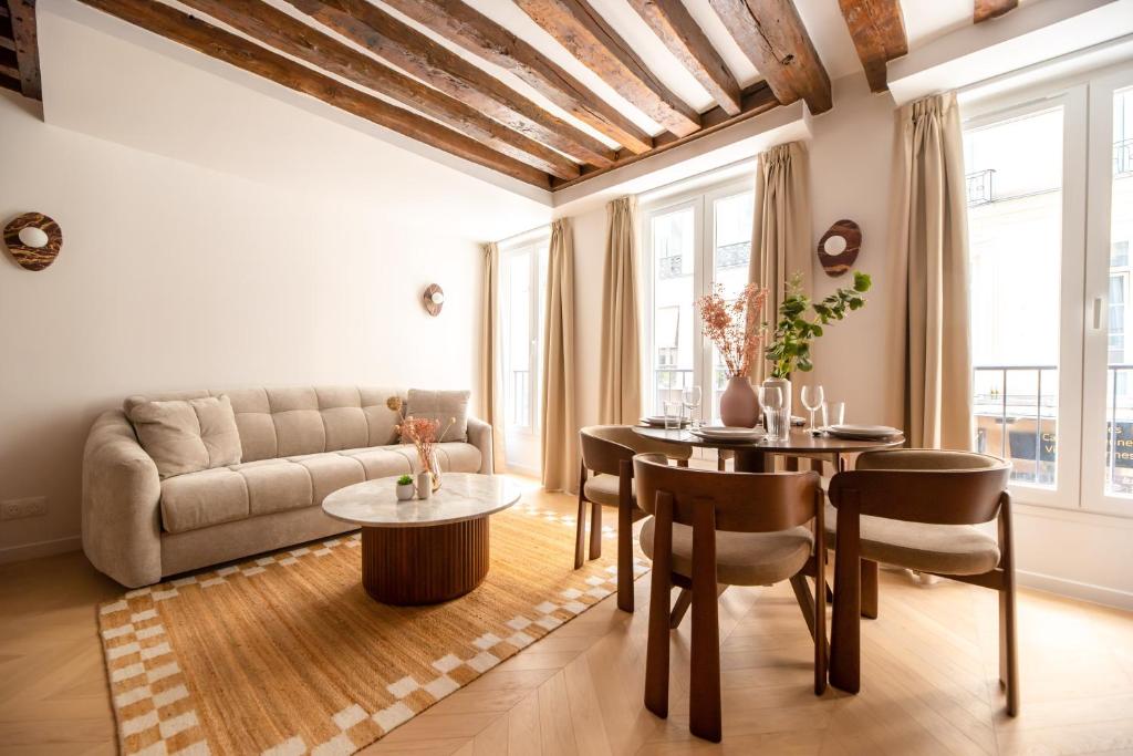 Chic Apartment in Paris Center - with AC