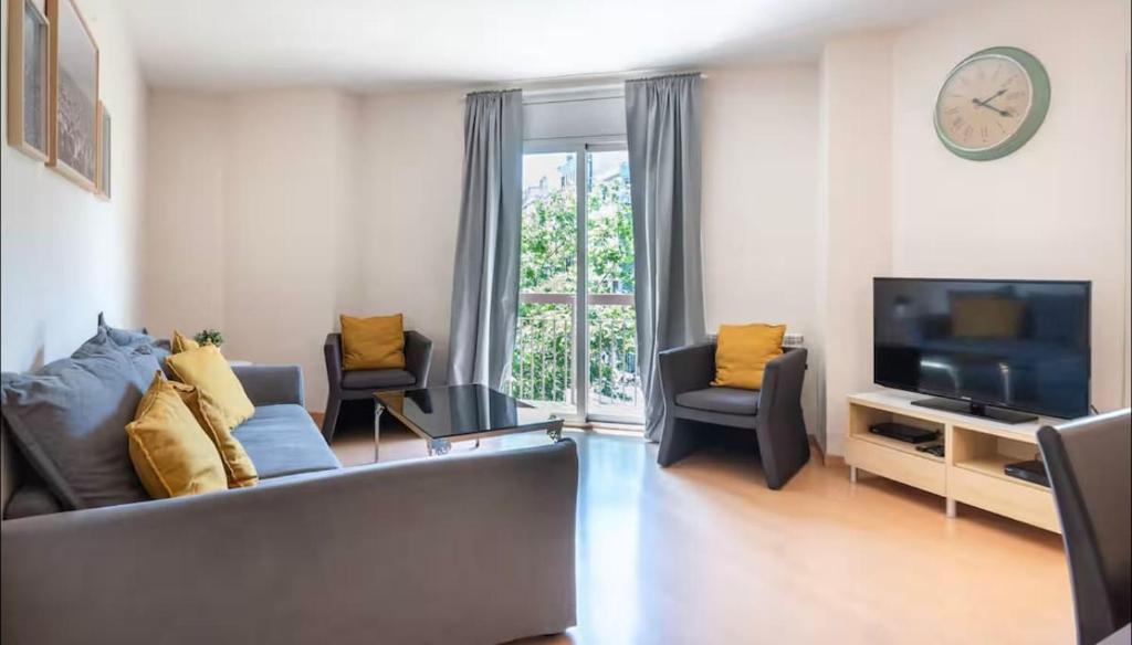 City Centre Eixample with optional parking available