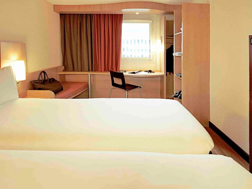 ibis Lyon Est Chaponnay - Standard Room With 2 Single Beds