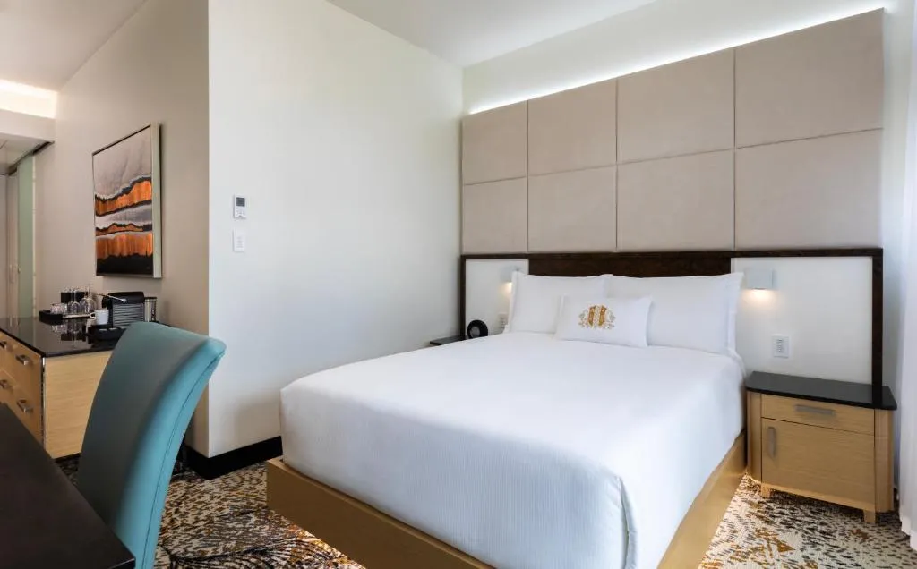 Premium Queen Room