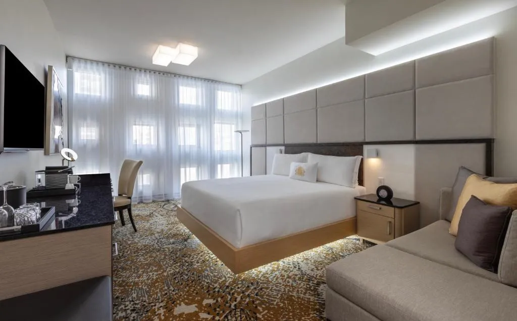 Deluxe King Room