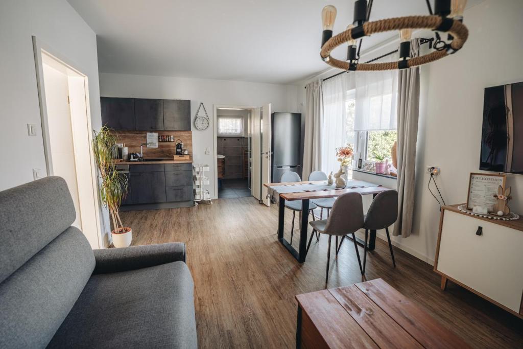 Ferienwohnung Leipzig- Hirschfeld Apartments - Tek Yatak Odalı Daire