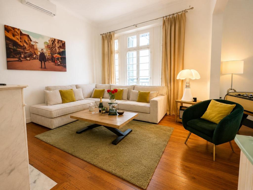 Bourgeois 3BR - terrace, walk to Croisette and Palais