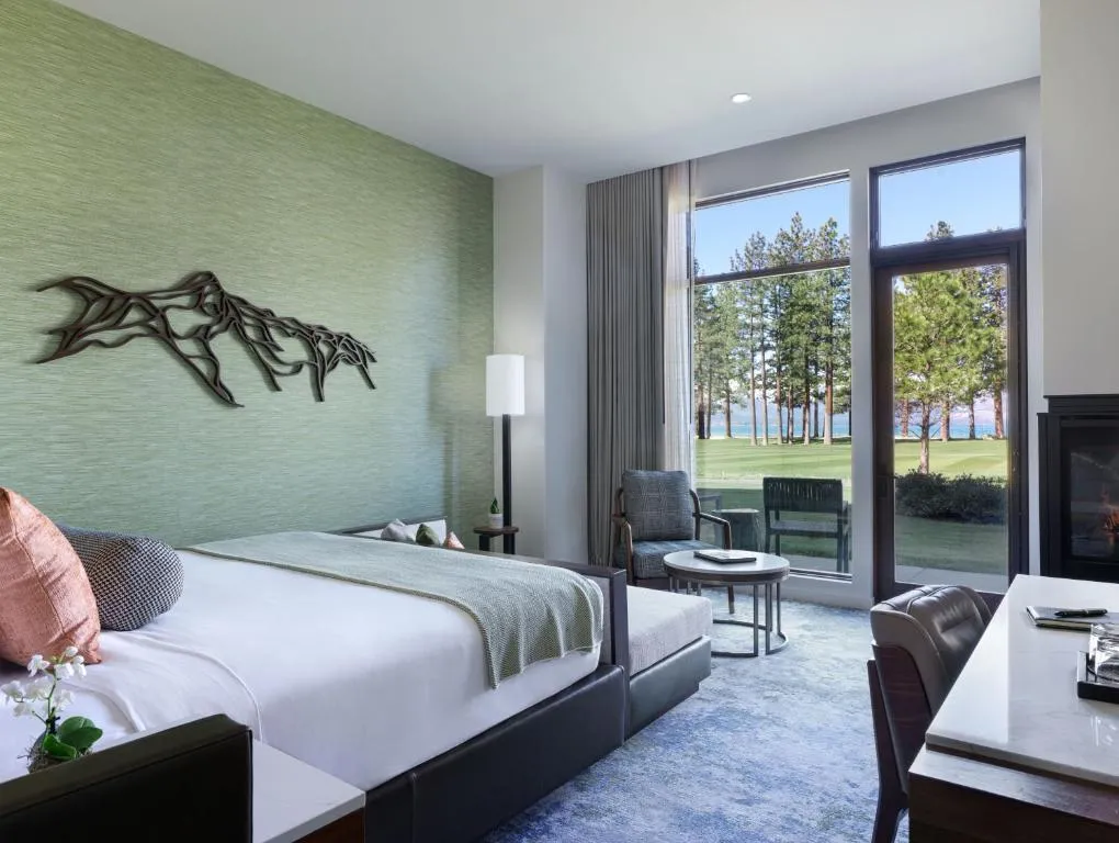 Deluxe King Room