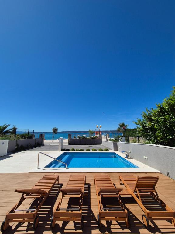 Beachfront Villa Costabella