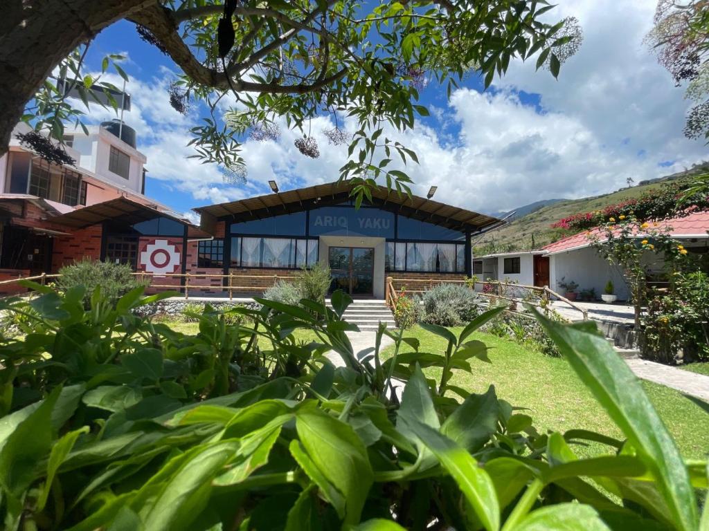 a view of the front of the building at Hostería en Chachimbiro - Ariq in Hacienda San Francisco