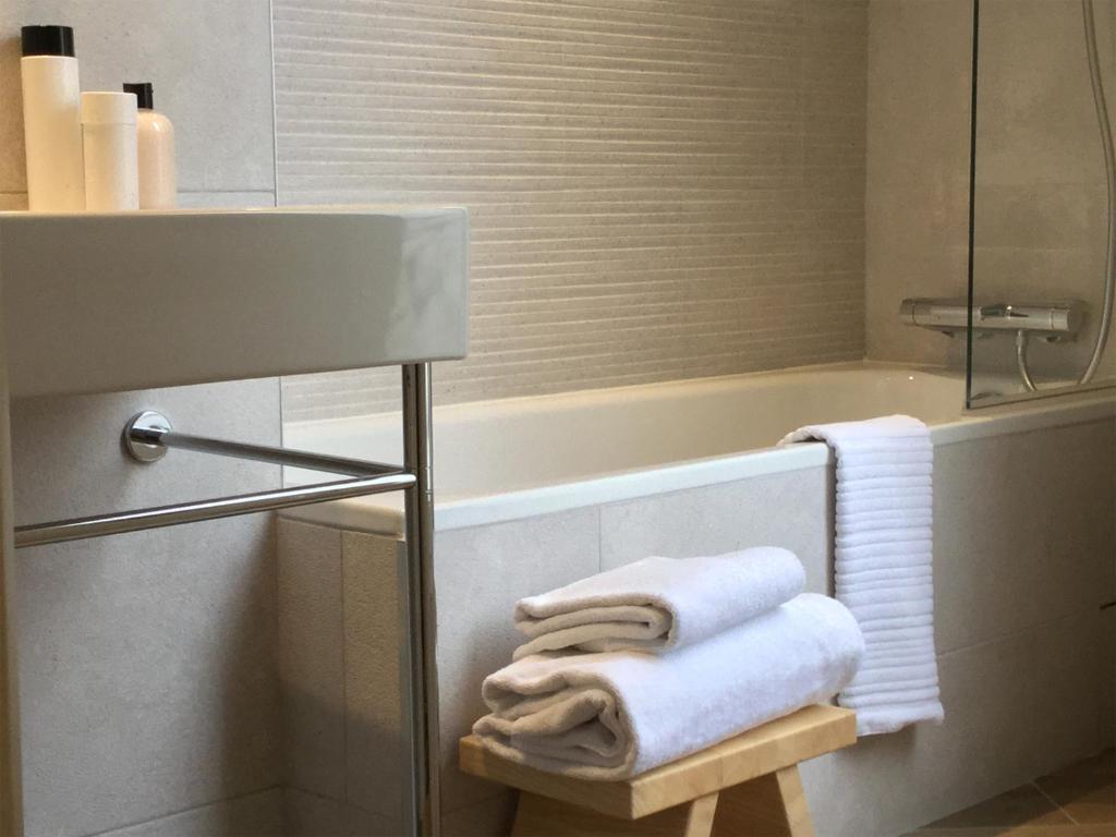 Hotel de Neuville Arc de Triomphe - Resim 30