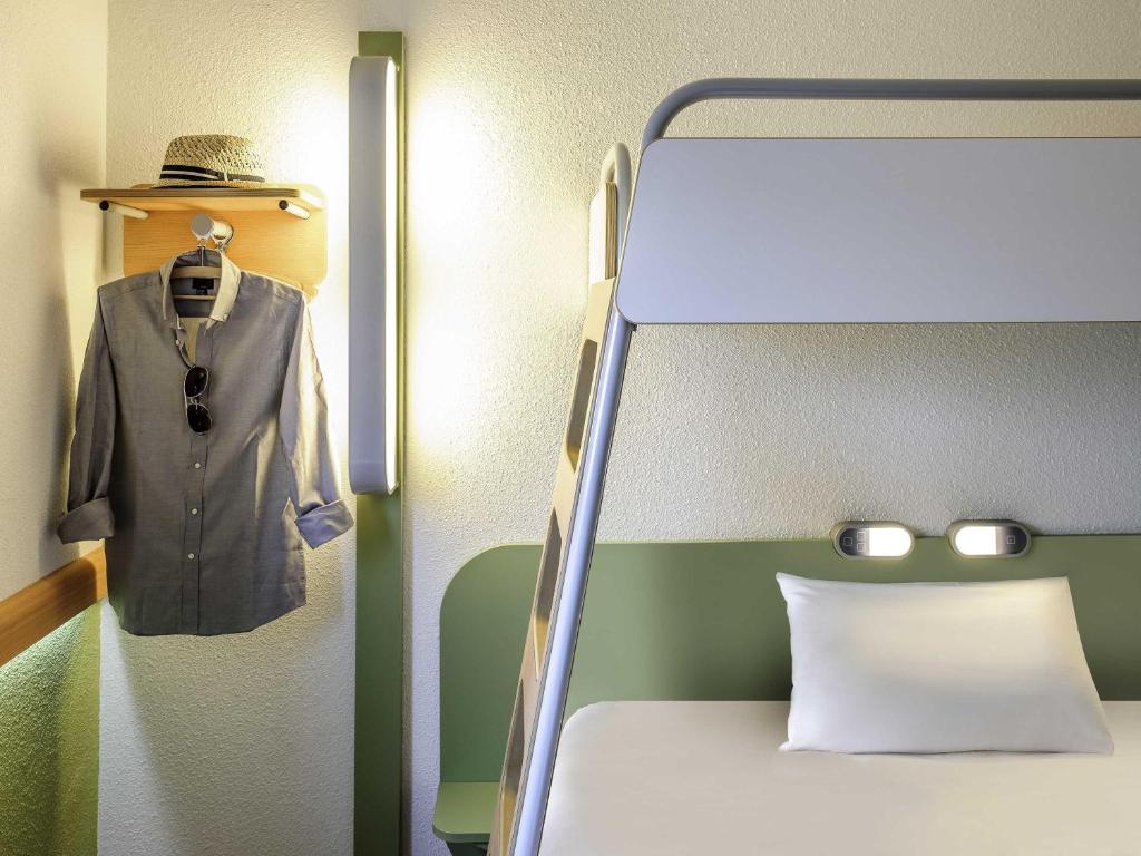 IBIS BUDGET Biarritz - Anglet - Habitación Triple Con Una Cama Doble Y Una Litera