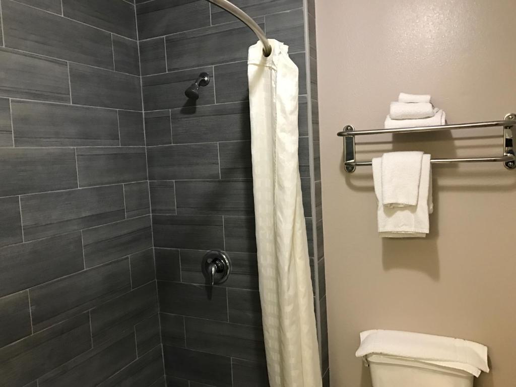 Express Inn Weslaco/Mercedes - Queen Room With Two Queen Beds - Non-Smoking