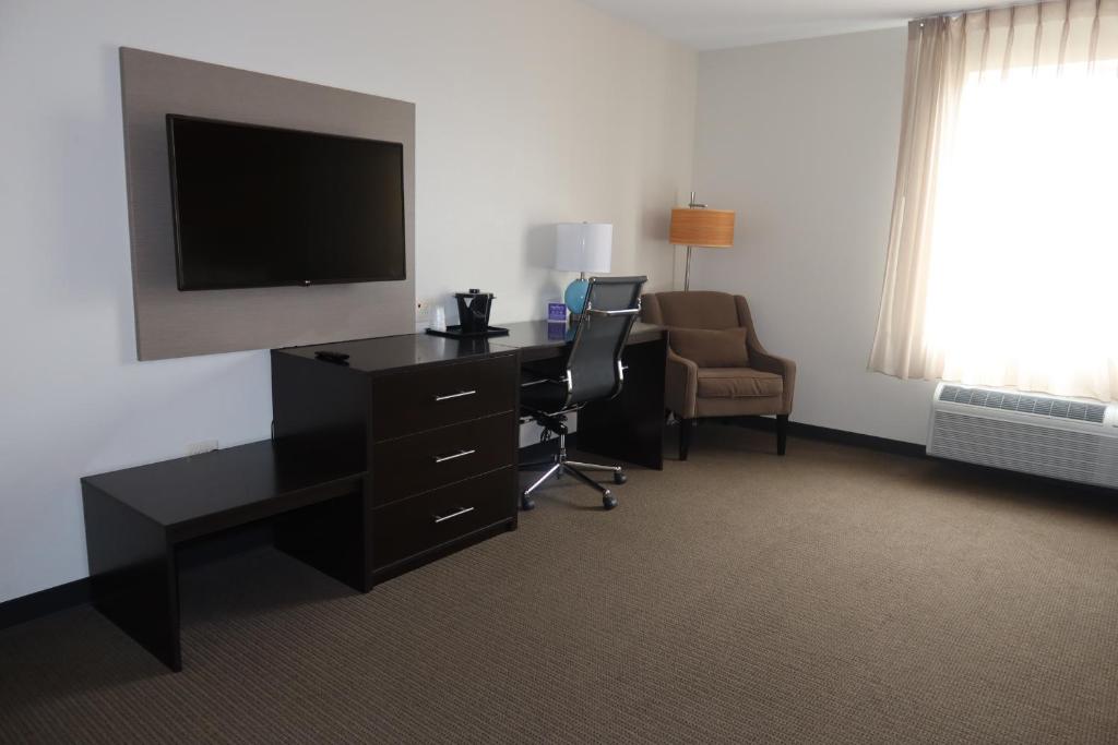 Sleep Inn & Suites Oregon - Madison photo