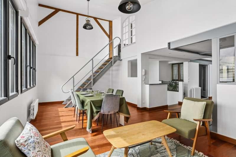 2BDR-8P duplex apartment - Pigalle-Montmartre