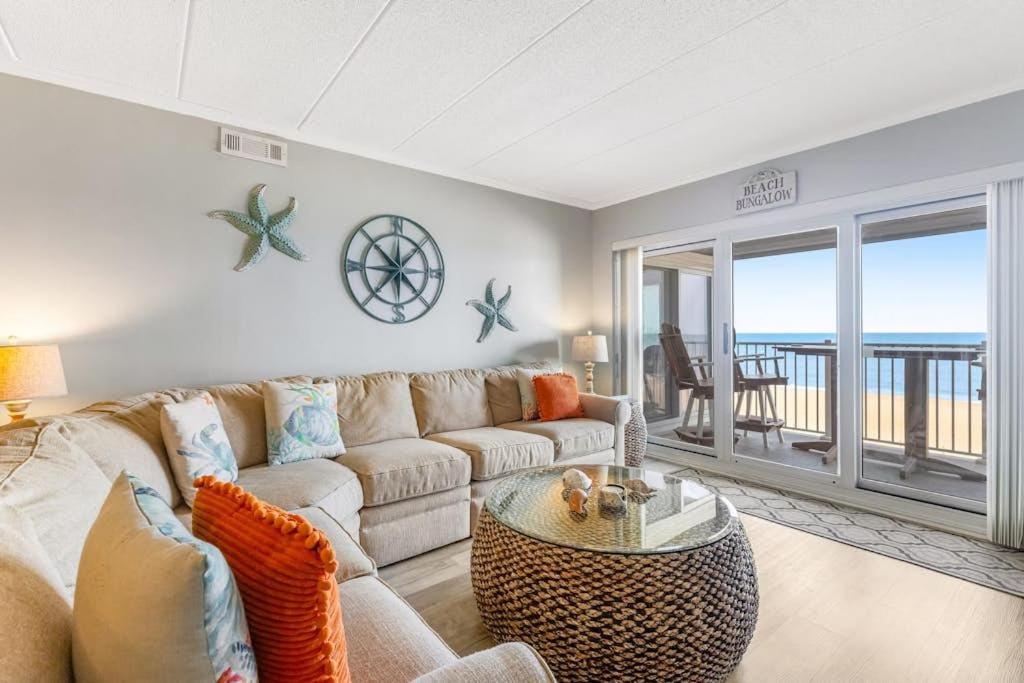 Pelican Beach 204