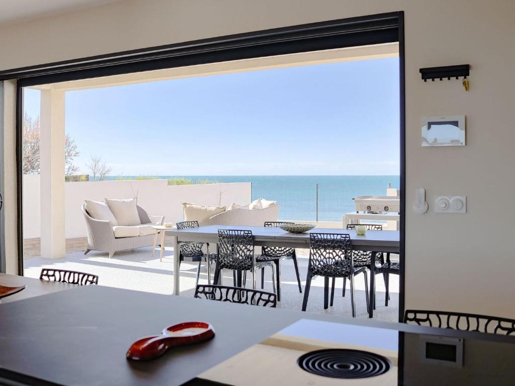 Magnificent sea view from this apartment