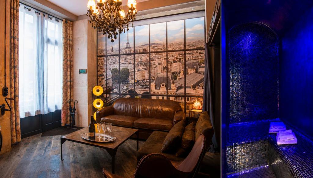 Luxury Industrial Suite with Private Hammam at Paris Montparnasse