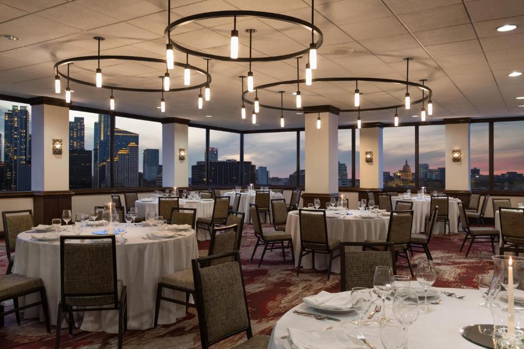 Hilton Garden Inn Austin Downtown photo