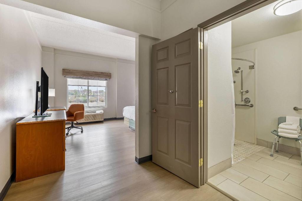 La Quinta by Wyndham Albuquerque West - 
