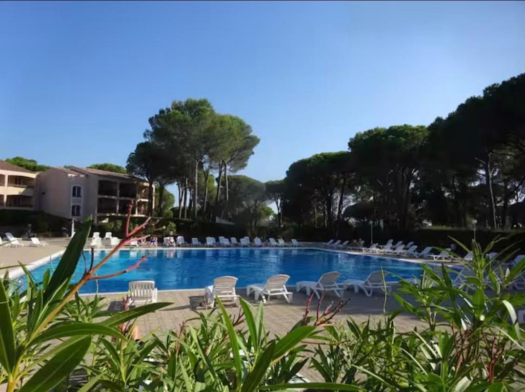 NEW - Appart climatisé - Piscine - Parking privatif