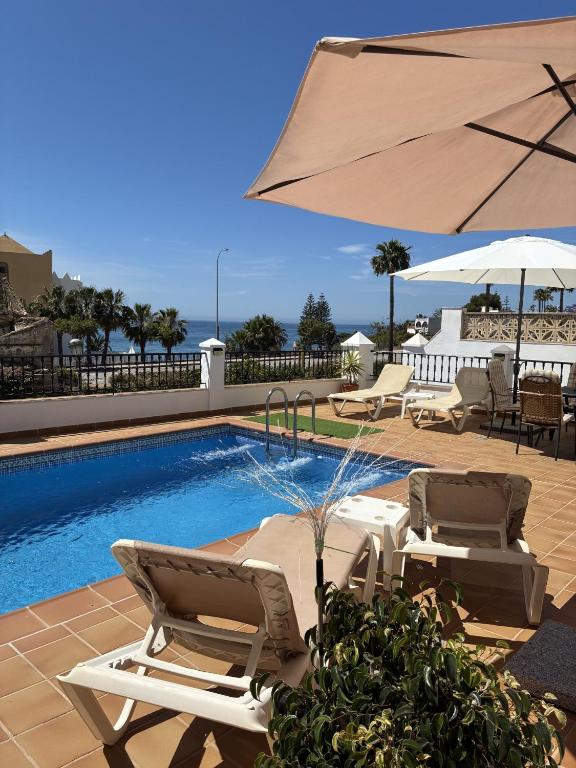 Villa Casa Rosi, familiar, vistas al mar, piscina privada y AA