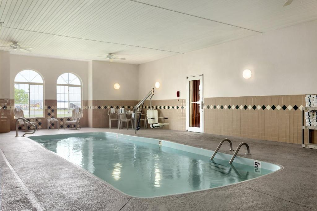 Country Inn & Suites by Radisson, Nevada, MO - Queen Kamer Met 2 Queensize Bedden – Niet-Rokers