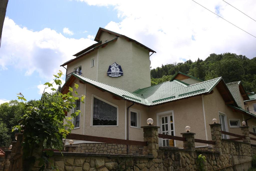 Budova, kde se penzion – hostinec nachází