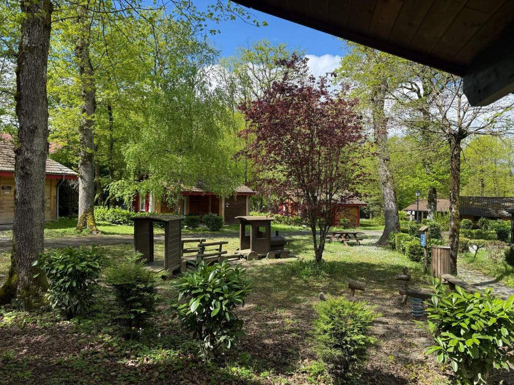 Camping le Relais du Léman - Kleines Gemütliches Chalet (4 Personen)