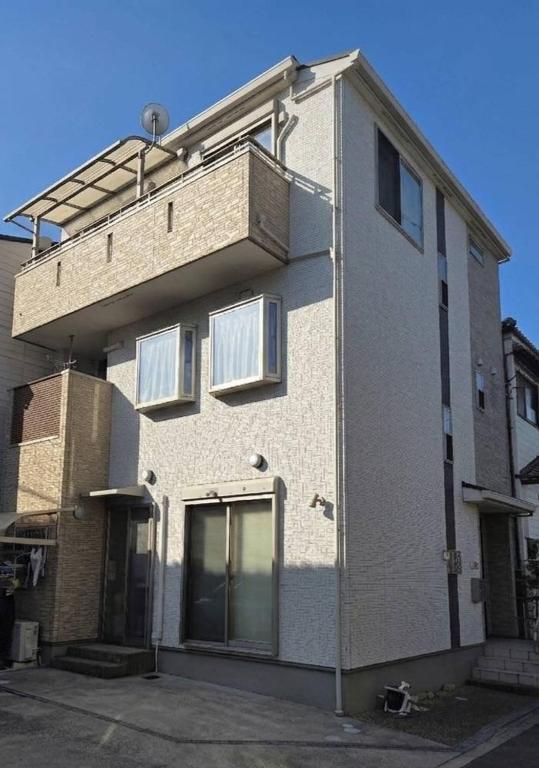 "Crossroads#22" Perfect Base - Floor Heating, 3Bedrooms, 2 Baths, Free Parking , Near USJ & Namba