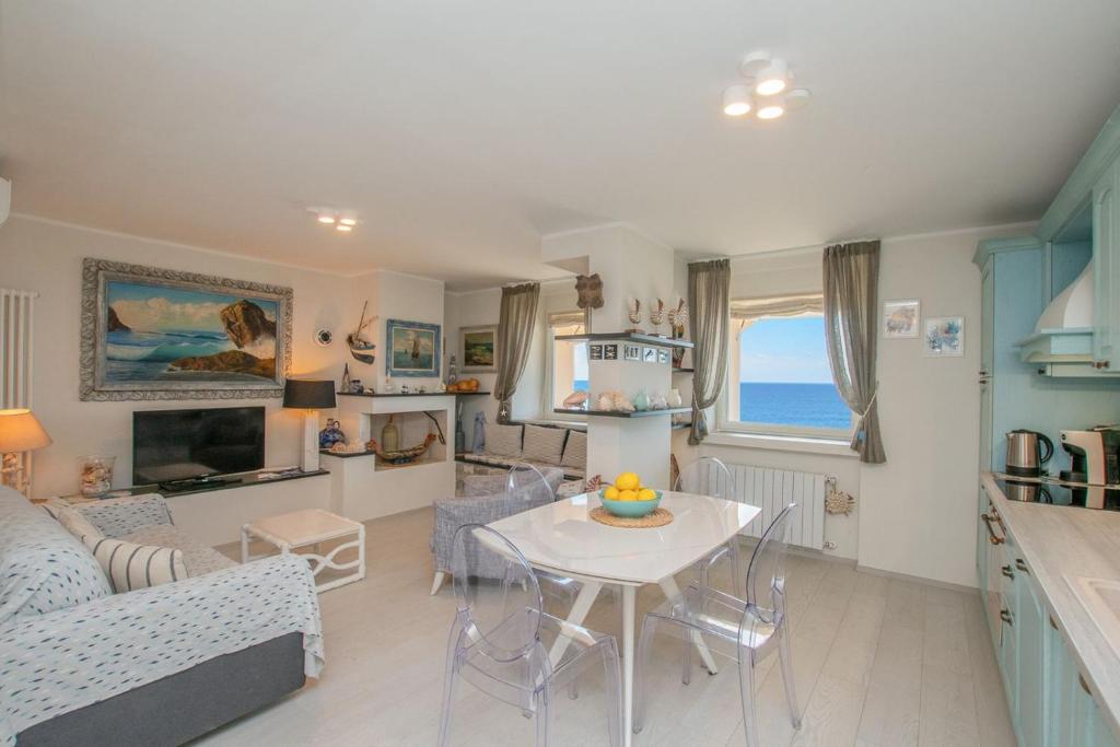 Villa Liliana - Ancora - Esclusivo con Accesso Diretto alla Spiaggia