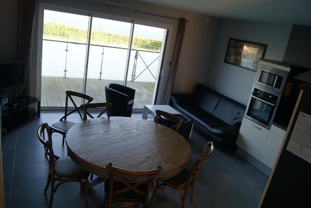 Kuchyň nebo kuchyňský kout v ubytování Residence Kersaliou
