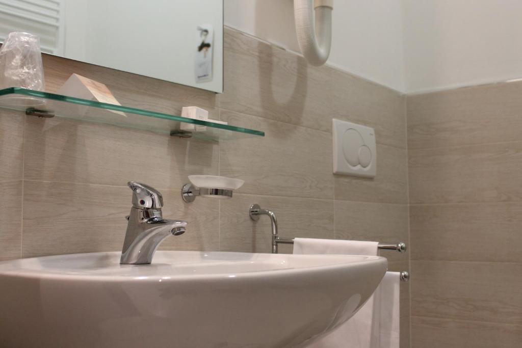 Koupelna v ubytování Hotel Majesty Bari