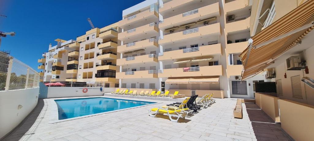 Vilamoura-Quarteira Beaches Apt with pool and sea view