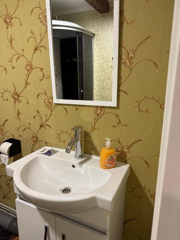 Harnyi apartament cherez dorohu ozero harna naberezhna!!! photo 4