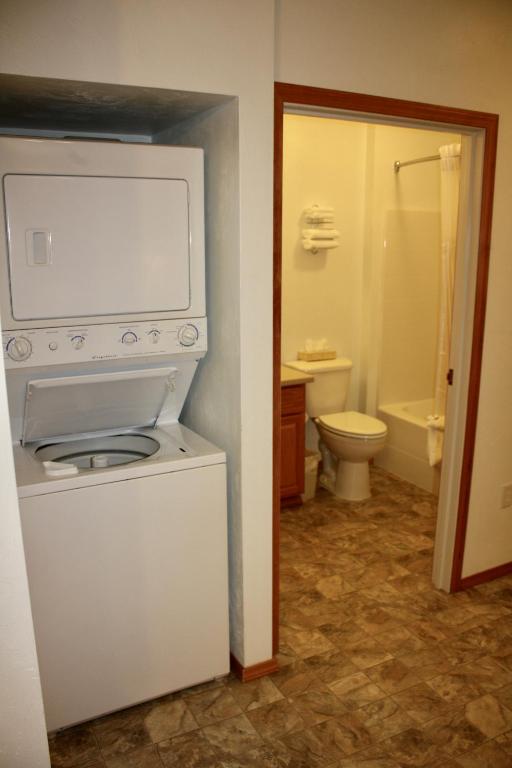 Koupelna v ubytování Juneau Hotel
