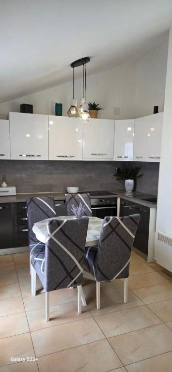Apartment Mirta Novalja-center