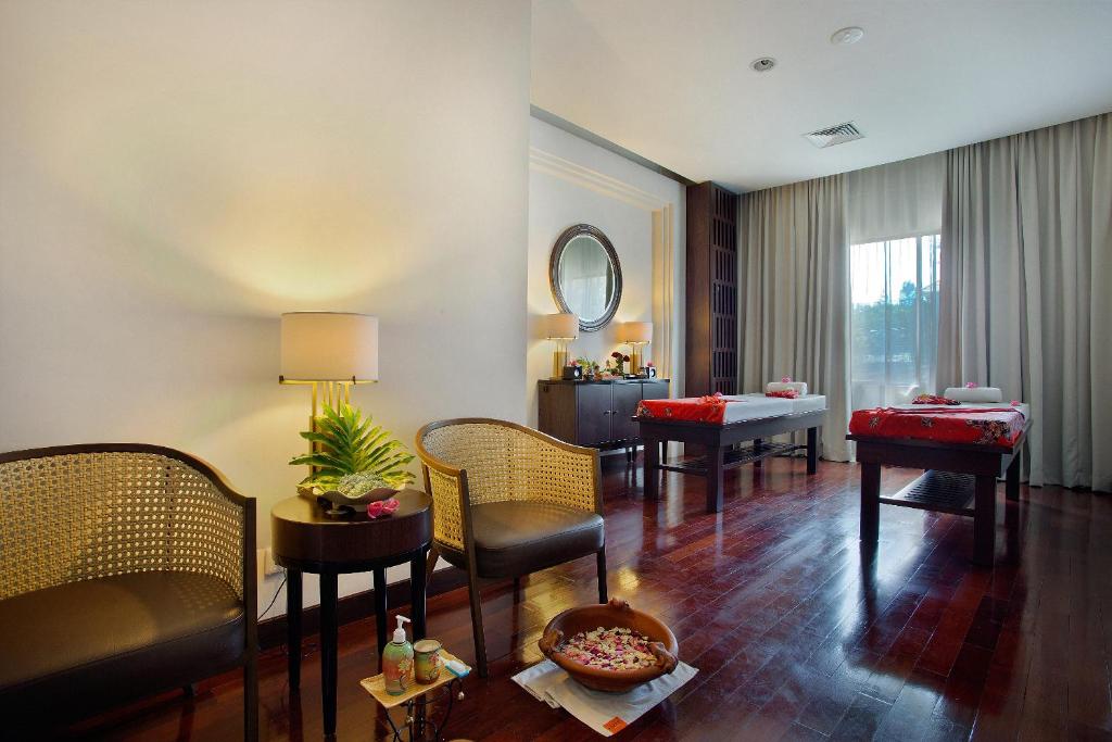 Ein Sitzbereich in der Unterkunft HARRIS Hotel & Conventions Malang