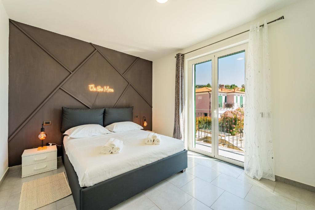 Skybnb APPARTMENTS 30 mt from the sea - Housity