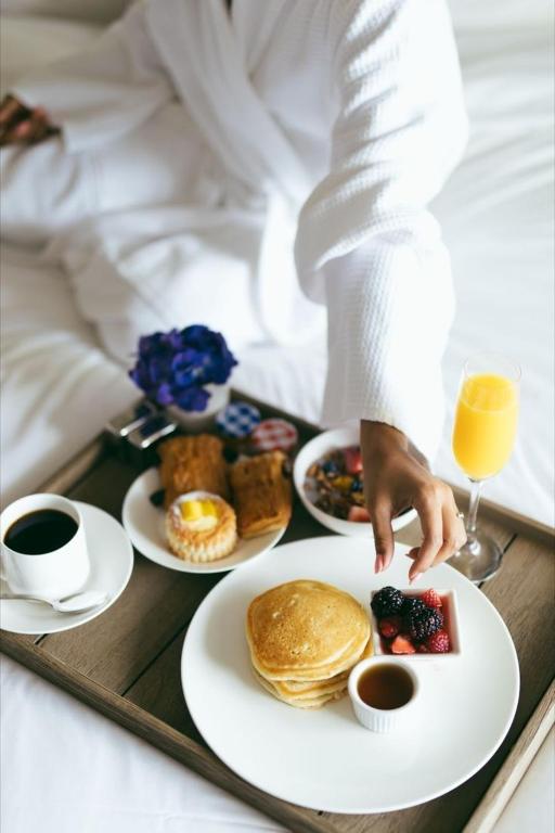 VELVET HOTEL