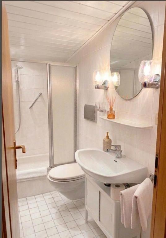 Pension Rose-Monteurzimmer & Ferienzimmer - Bodensee-Selbstversorger mit Küchen, Parken & Kaffee & Wlan frei - Camera Doppia Con Bagno Privato