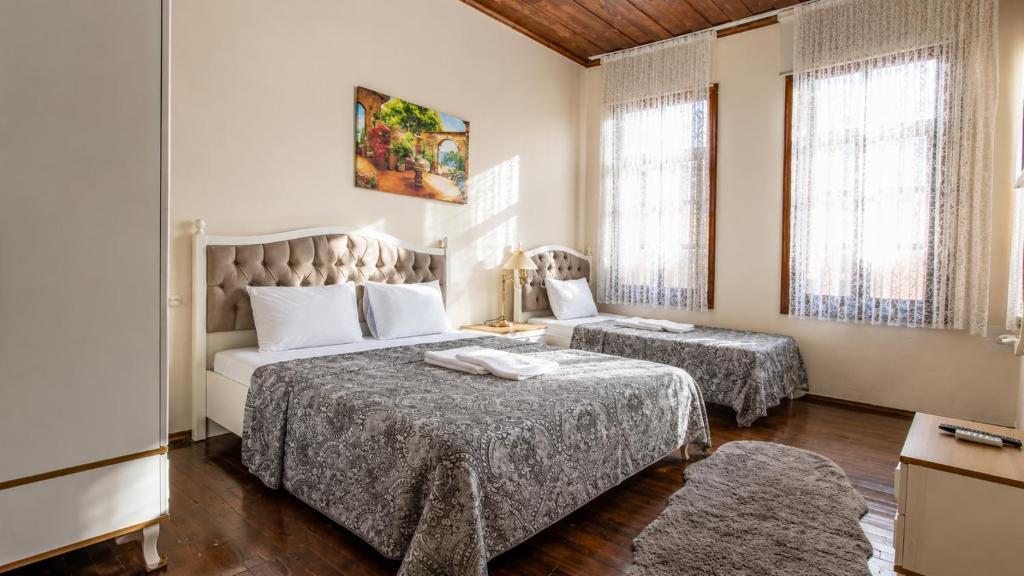 Lily Town Hotel در آنتالیا