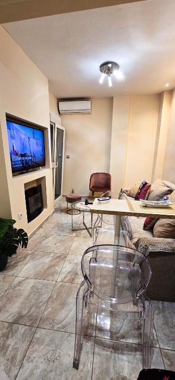 White tower central apartment