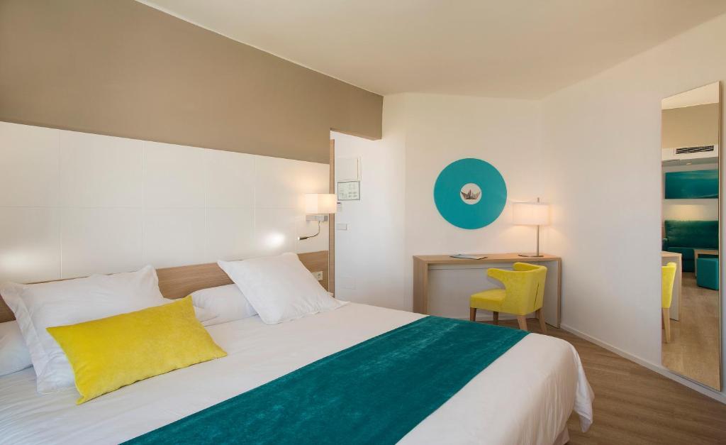 Postel nebo postele na pokoji v ubytování JS Palma Stay - Adults Only