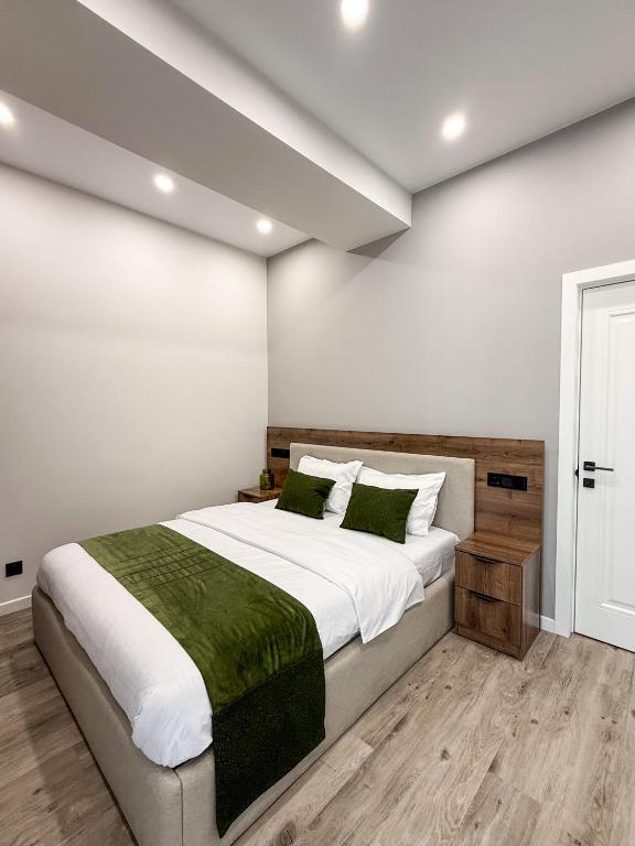 Room 118 در ایروان