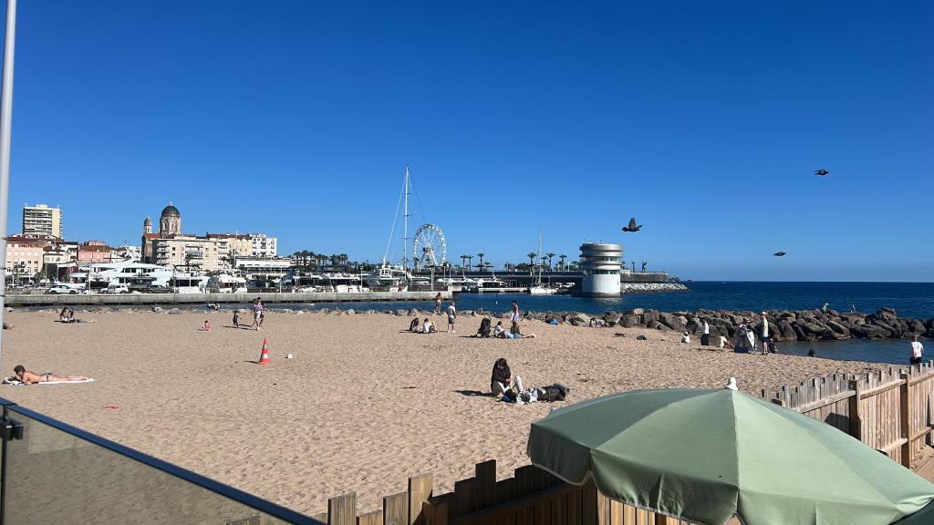 Duplex 75m2, Plage de sable fin à 1 min à pied