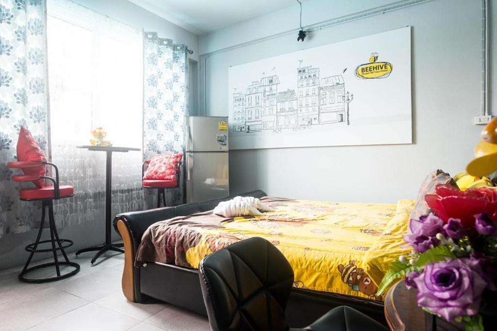 Beehive Phuket Old Town Hostel photo