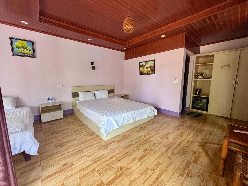 Son River House - Family Room With Garden View